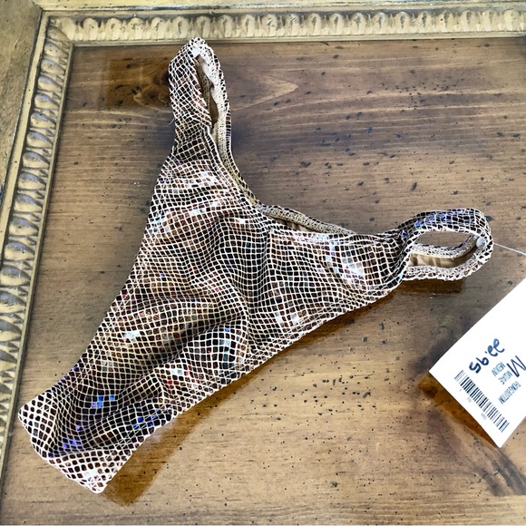 Bikini Bottom - Picture 2 of 2